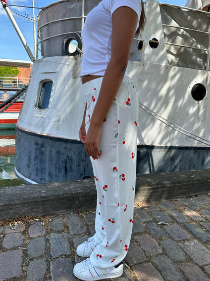 Sabira pants - White with cherries