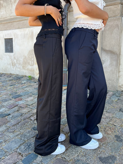 Kienna low-waisted suit pants - Black