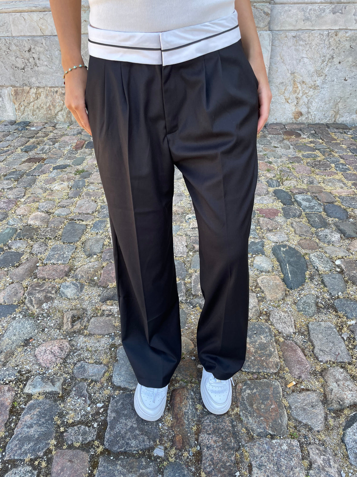 Maddie pants with reverse waistband - Black