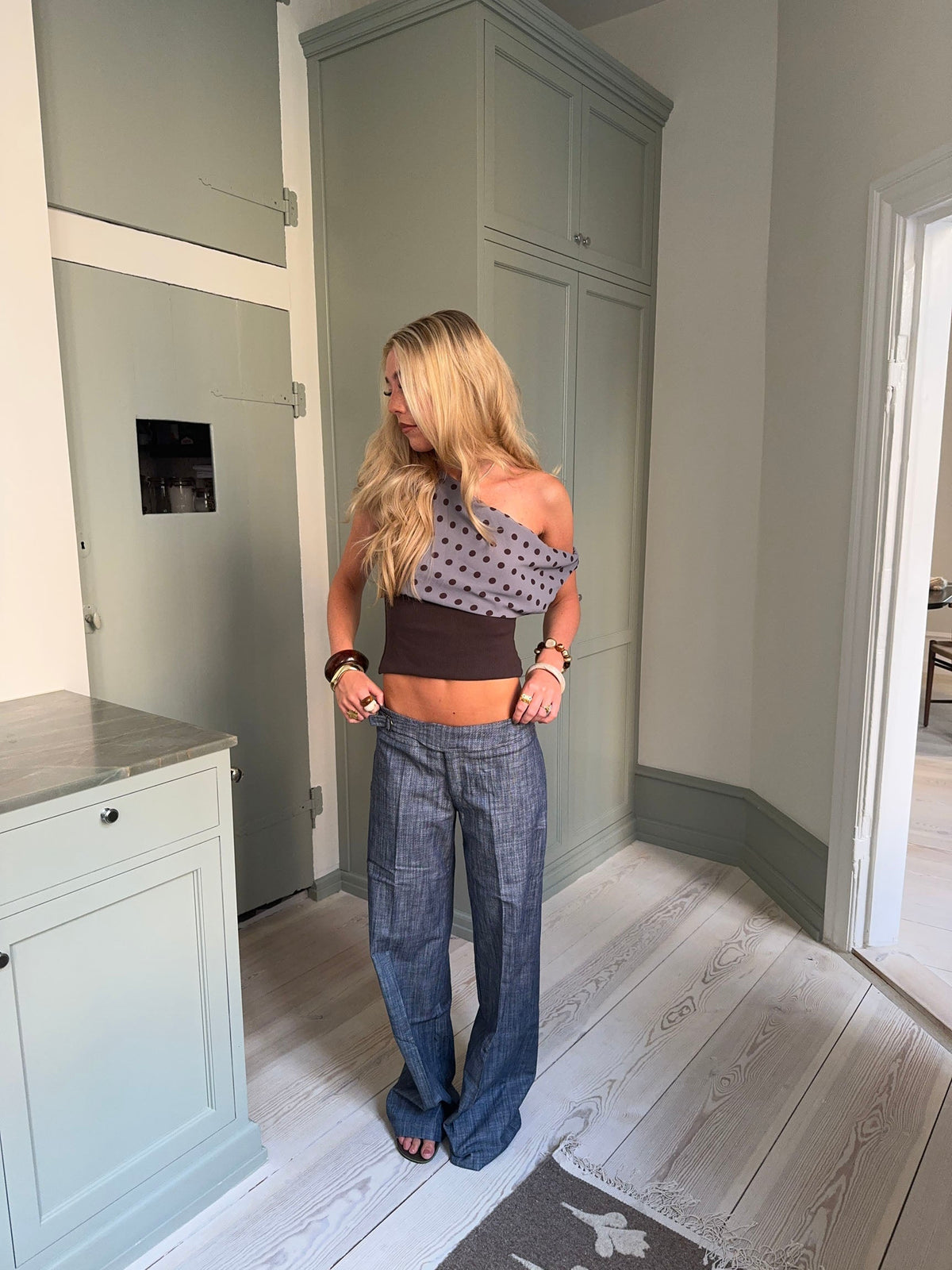 Izabelle trousers with belt – Blue