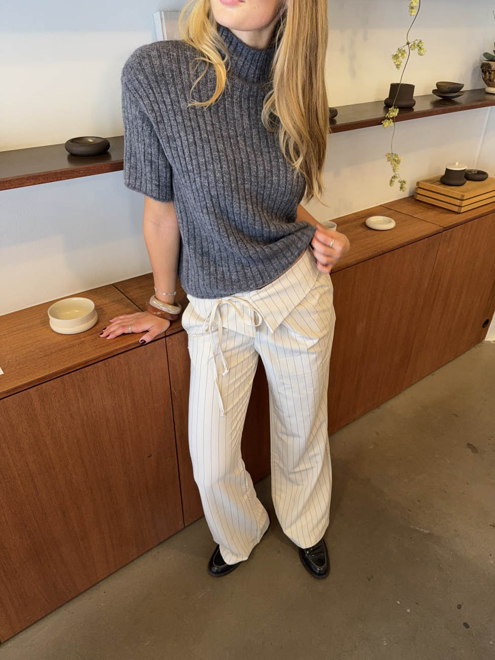 Avelina trousers with tie belt – Off white