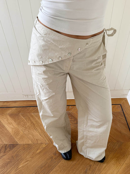 Scandivv trousers with details – Beige