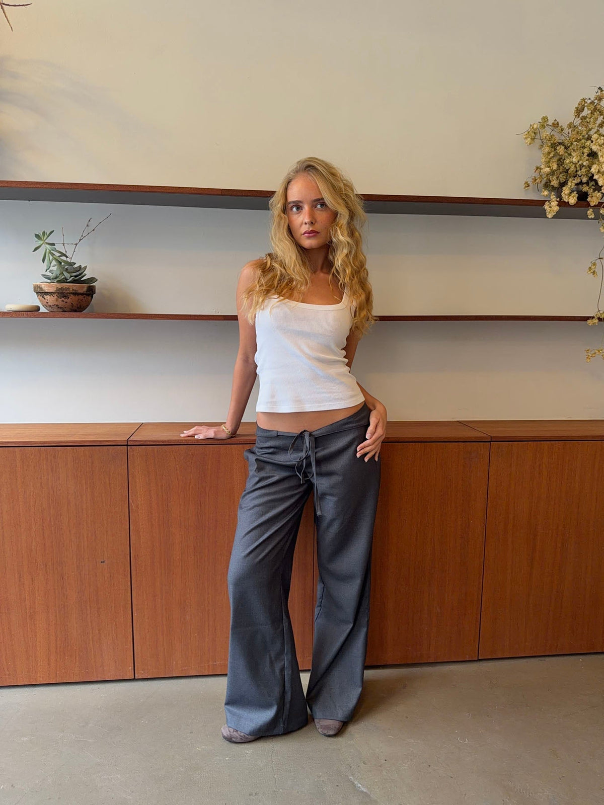 Gruja trousers with integrated belt – Grey